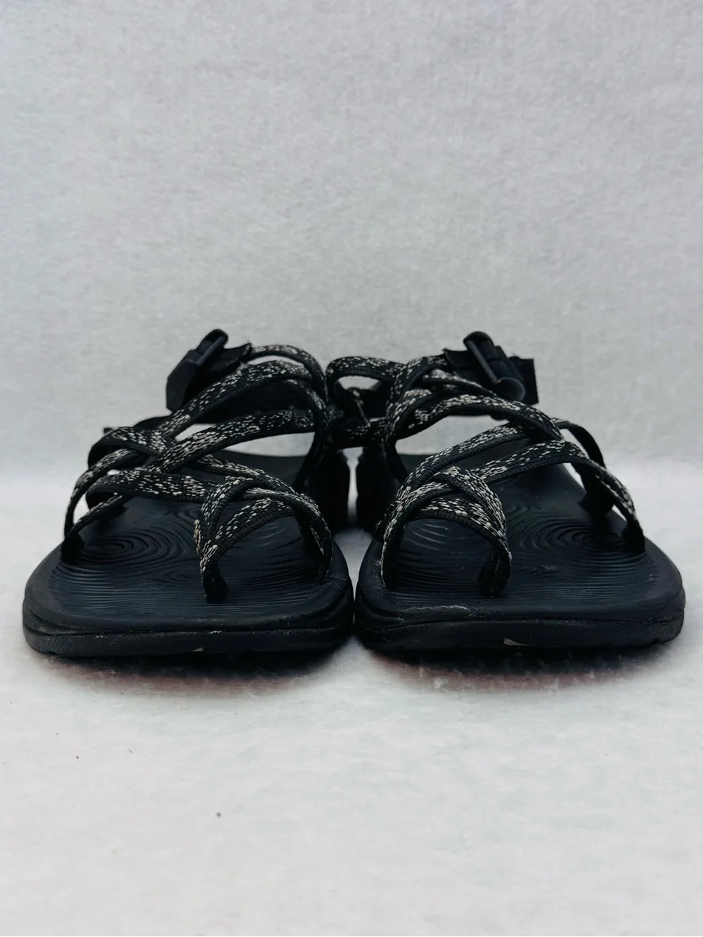 EUC Chaco Women's Z/Volv X2 Sandals Black & Grey size 8 Strappy Arch Support